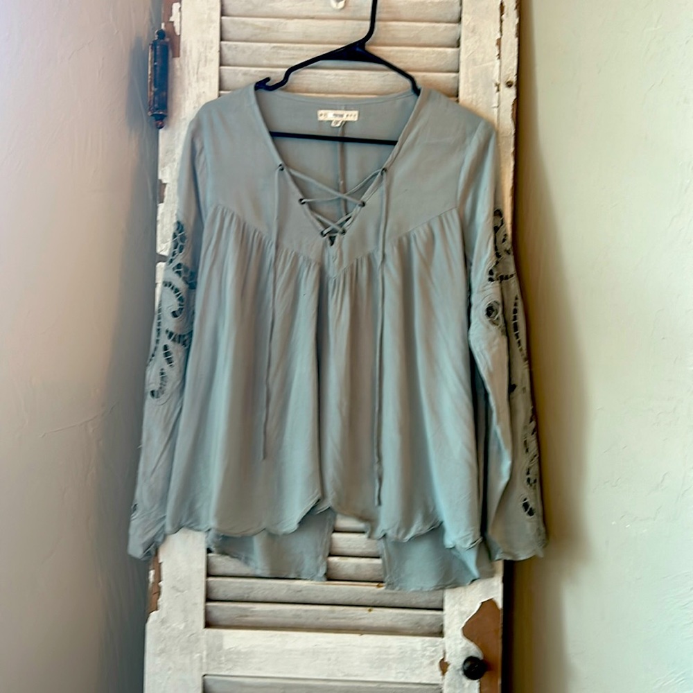 Seafoam lace-up scalloped bottom with lace detailing and split back